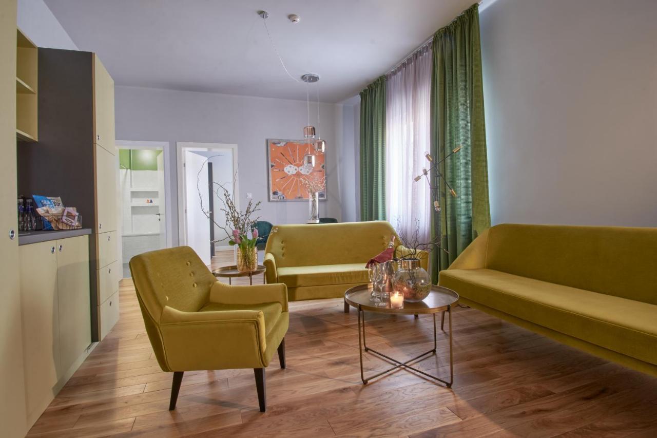 The Embassy Suites Sofia Ngoại thất bức ảnh