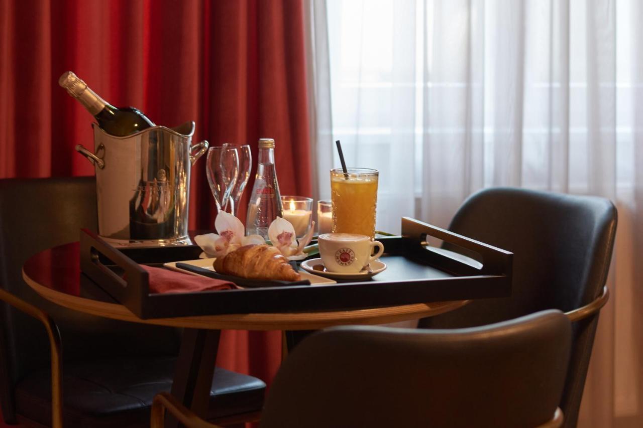 The Embassy Suites Sofia Ngoại thất bức ảnh