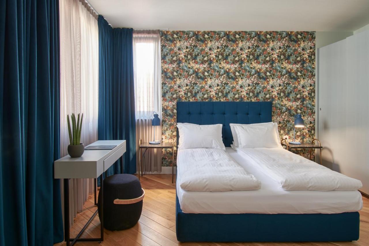 The Embassy Suites Sofia Ngoại thất bức ảnh